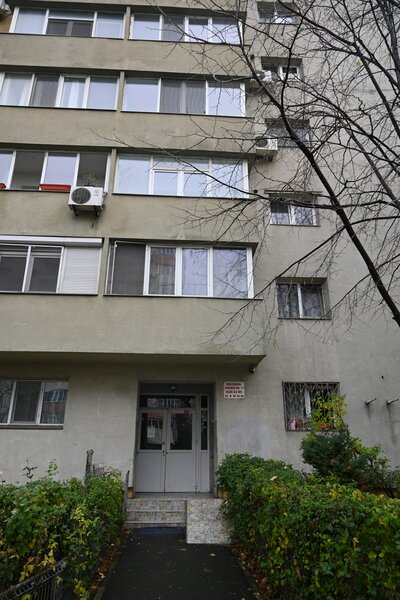 Piata Delfinului, ugent, proprietar,