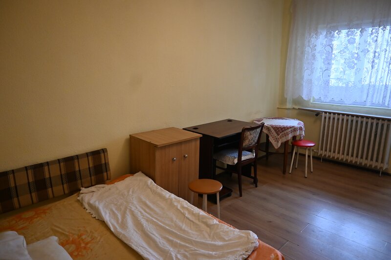 Piata Delfinului, ugent, proprietar,