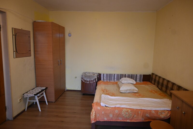 Piata Delfinului, ugent, proprietar,